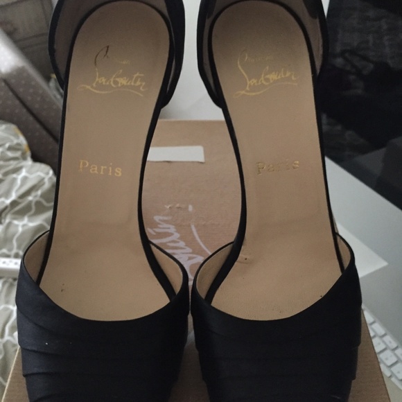Louboutin satin crepe peep toe heels - Picture 6 of 6